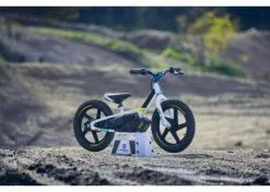 Husqvarna Replica 16eDrive - Lasten Sähköpyörä -Polkupyörän Varusteet Myyntikauppa 100531 husqvarna 16edrive my22