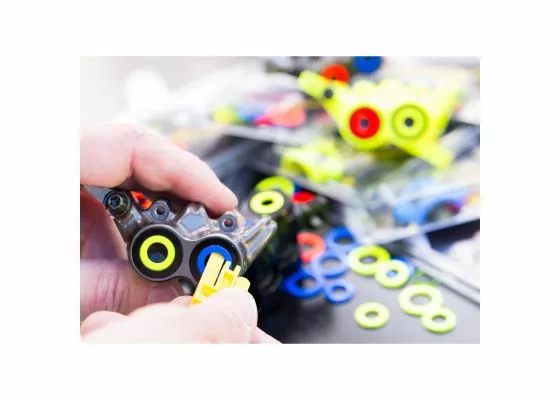 Magura Jarrusatulan Suojus - 6 Kpl - Sininen / Neonpunainen / Neonkeltainen 5 Magura Jarrusatulan Suojus - 6 Kpl - Sininen / Neonpunainen / Neonkeltainen - Image 3