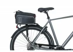 Basil Sport - Pyörän Takalaukku - MIK-kiinnityksellä - 7-15L- Musta -Polkupyörän Varusteet Myyntikauppa basil sport design trunkbag mik 7 15 liter black 6